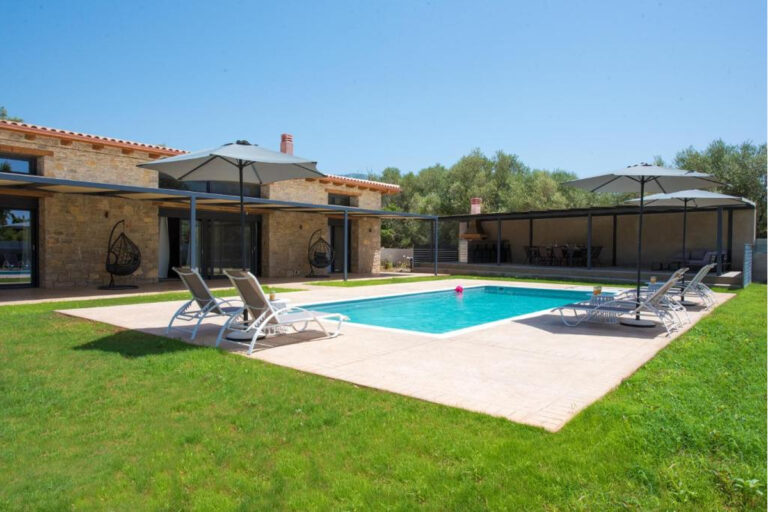 Villa Ola