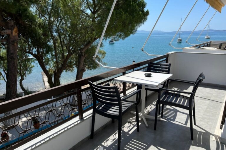 ‏‏Naomi beach view Apartment