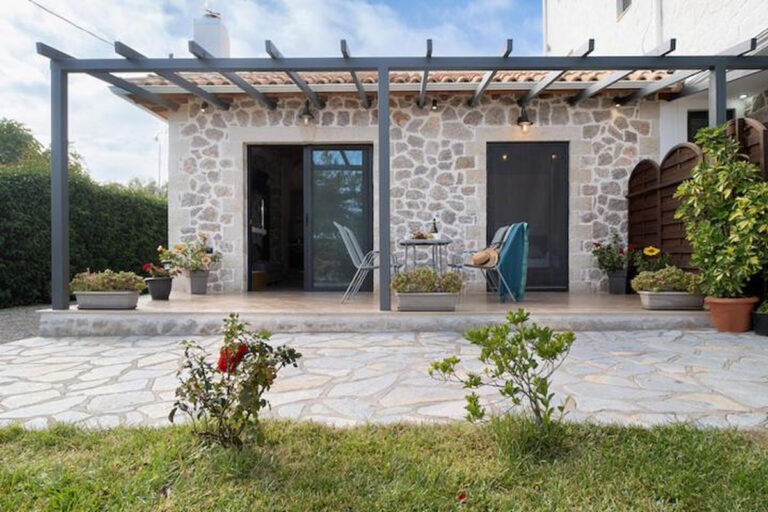 Gyra On the Sea One Bedroom Garden Apartment