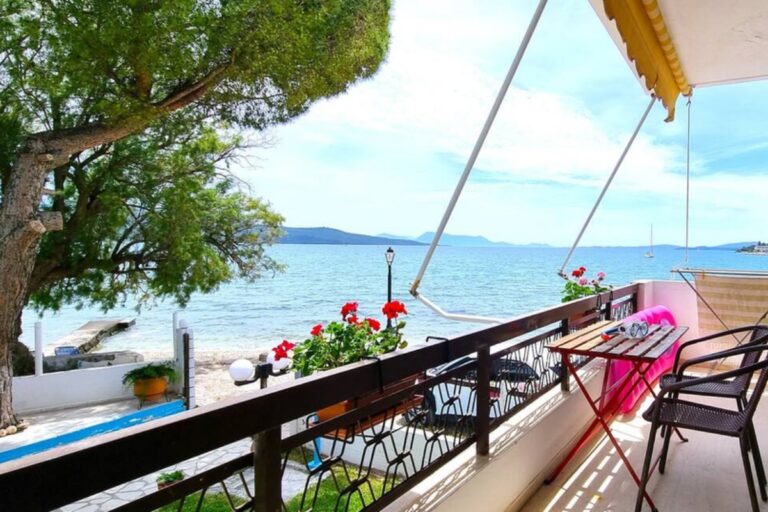 Lia Beach Apartment