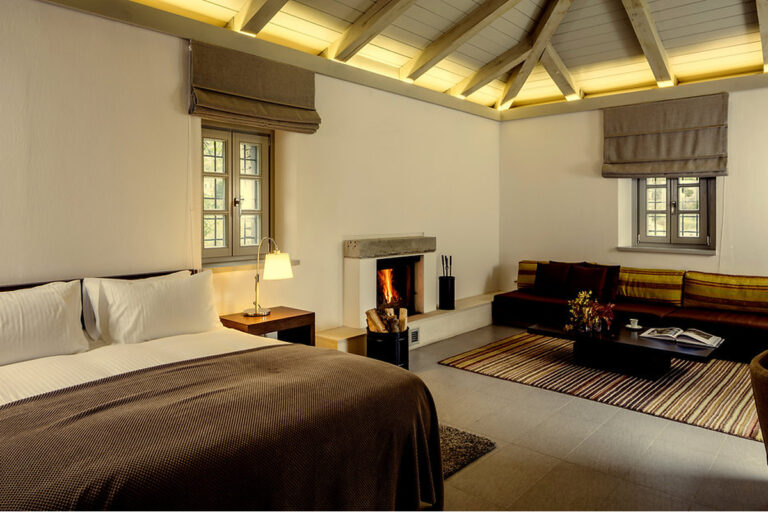 Monopatia Hotel