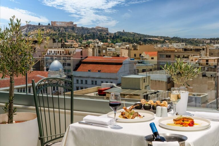 Titiana Hotel