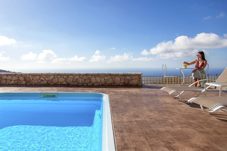 Villa Naria