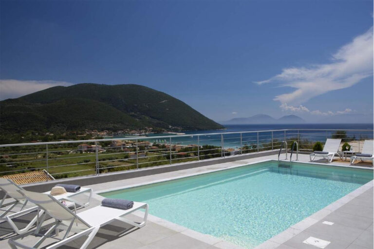 Villa White North