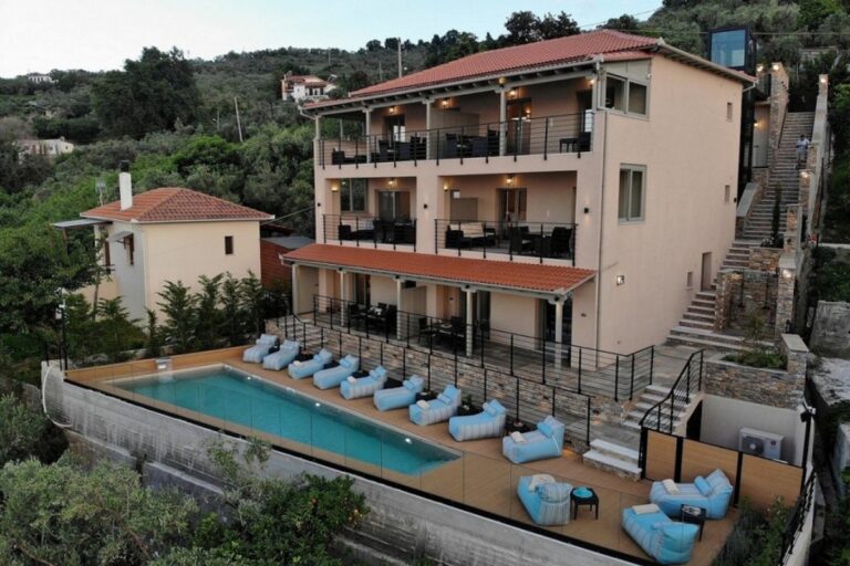 Kaya Hotel