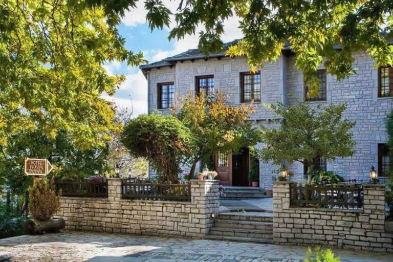 En Chora Vezitsa Hotel